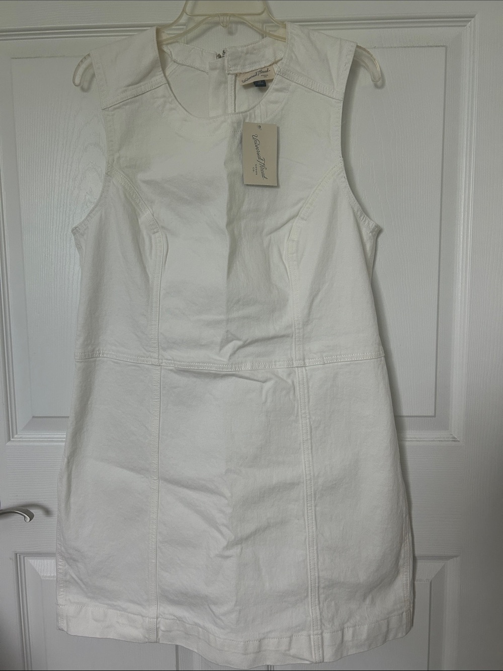 Universal Thread White Sleeveless Mini Shift Dress, Sz. 14.